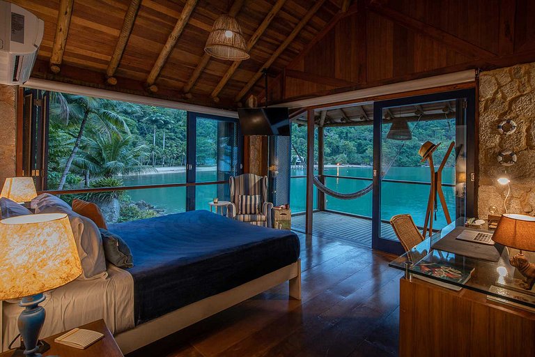 Pty014 - Exuberante loft privativo à beira-mar em Paraty