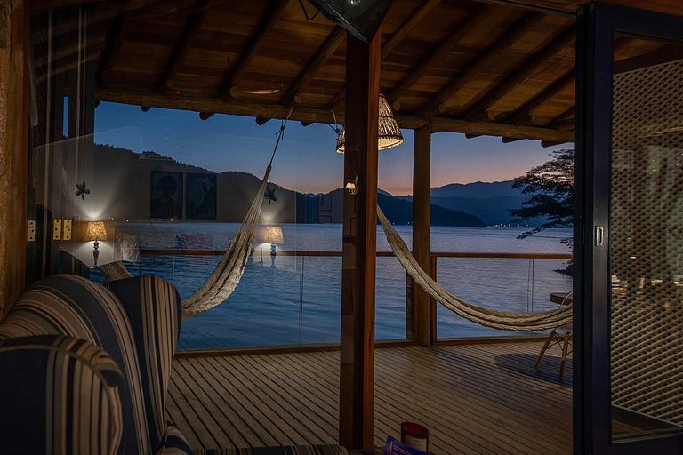 Pty014 - Lush private loft by the sea in Paraty