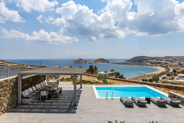 Cyc004 - Une villa d'été sur la plage de Kalafatis