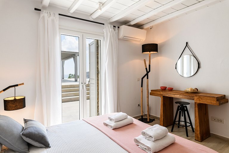 Cyc004 - Une villa d'été sur la plage de Kalafatis