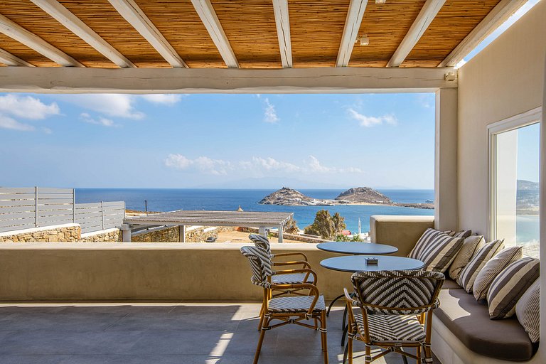 Cyc004 - Una villa de verano en la playa de Kalafatis