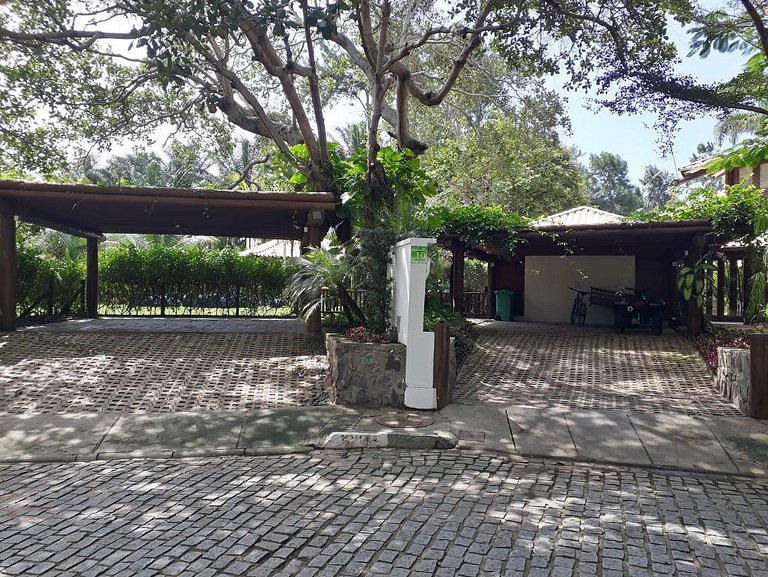 Bah406 - Magnífica casa com 5 Suítes em Camaçari