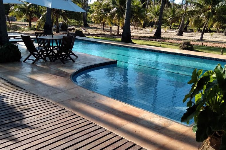 Cea023 - Casa de 4 quartos e piscina em Guajiru