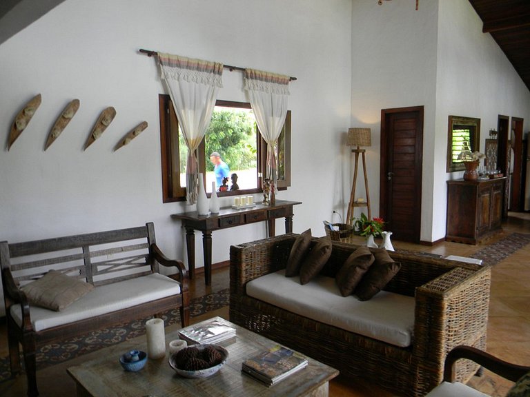 Cea023 - Casa de 4 quartos e piscina em Guajiru