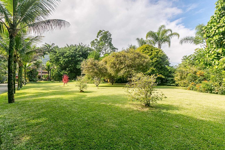 Ang009 - Stunning villa in gated community in Mangaratiba