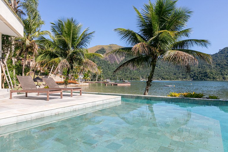 Ang022 - Stunning beach villa in Angra dos Reis