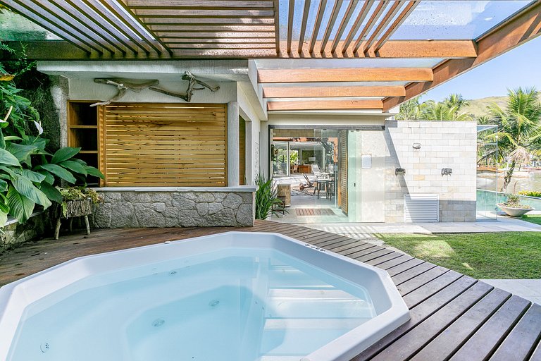 Ang022 - Stunning beach villa in Angra dos Reis
