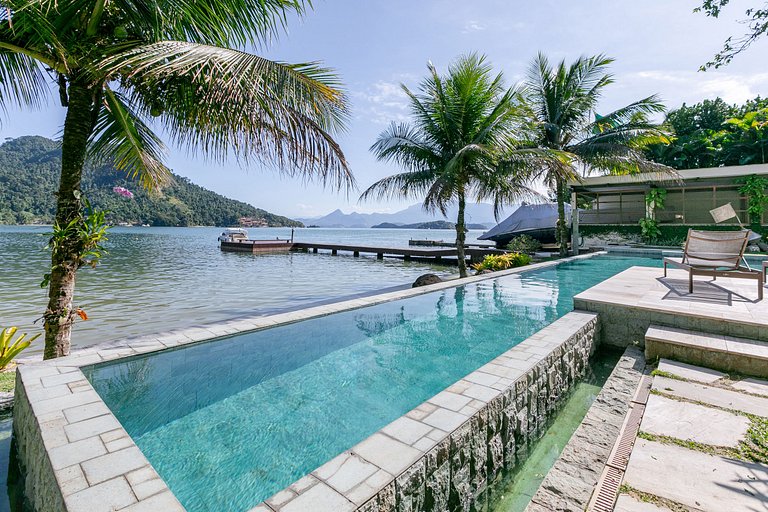 Ang022 - Stunning beach villa in Angra dos Reis