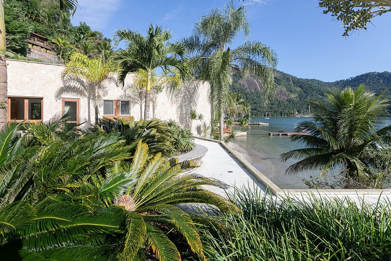 Ang022 - Linda villa beira-mar em Angra dos Reis