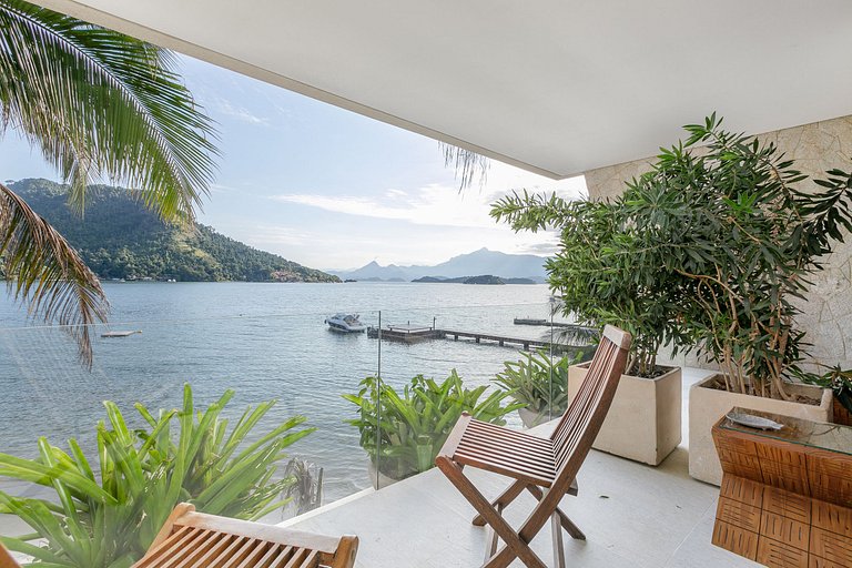 Ang022 - Stunning beach villa in Angra dos Reis