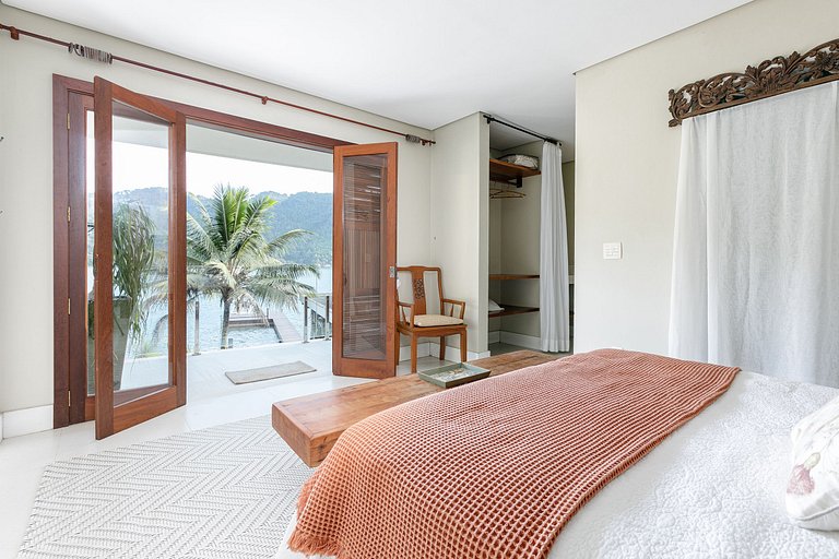 Ang022 - Stunning beach villa in Angra dos Reis