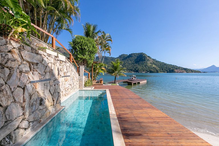 Ang056 - Magnificent house on the sand with private beach