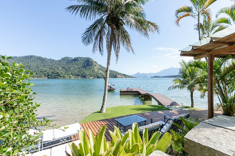 Ang056 - Magnifica casa pé na areia com praia privada