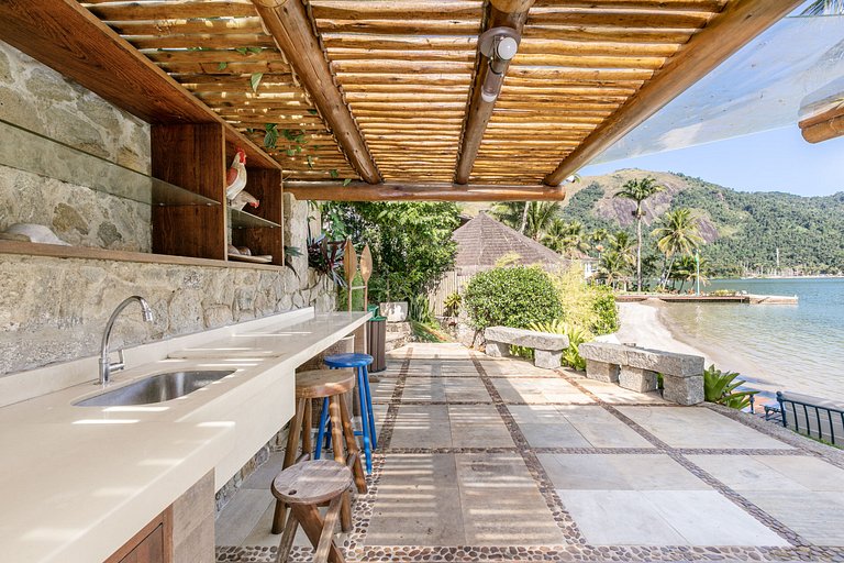 Ang056 - Magnifica casa pé na areia com praia privada