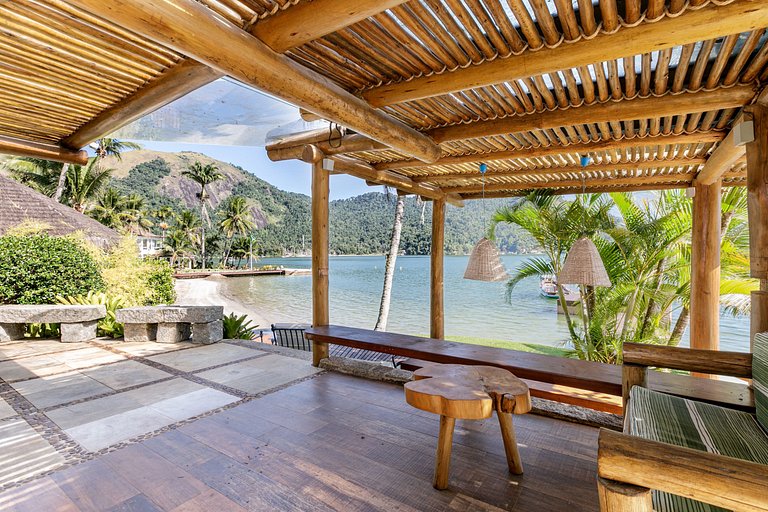 Ang056 - Magnifica casa pé na areia com praia privada