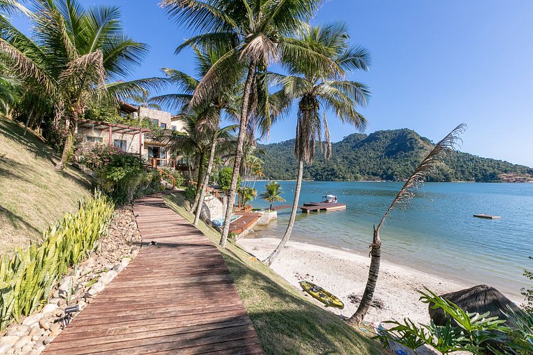 Ang056 - Magnifica casa pé na areia com praia privada