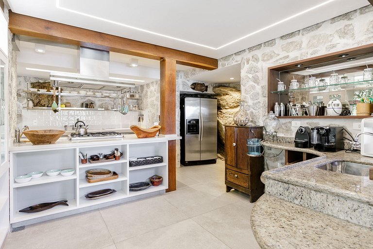 Ang056 - Magnifica casa pé na areia com praia privada