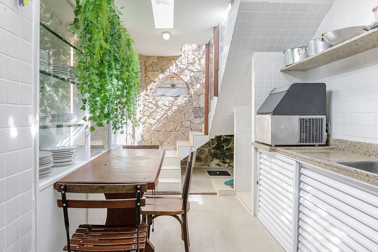 Ang056 - Magnifica casa pé na areia com praia privada