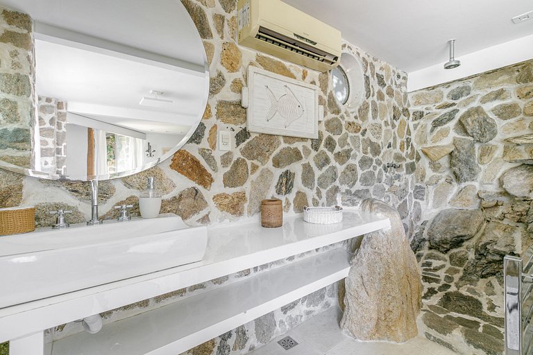 Ang056 - Magnifica casa pé na areia com praia privada