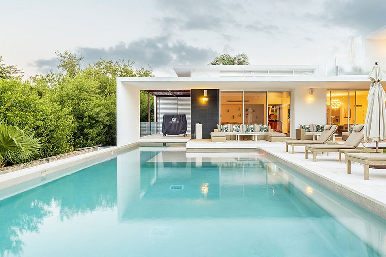 Can001 - Magnificent villa with pool in Cancún