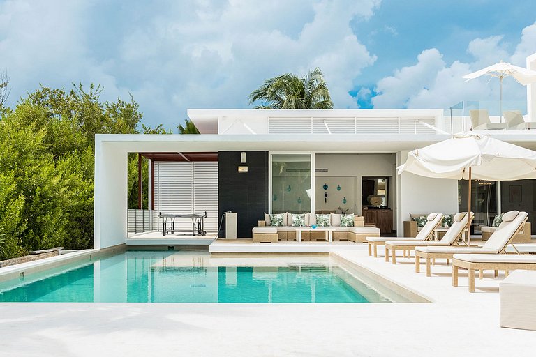 Can001 - Magnificent villa with pool in Cancún