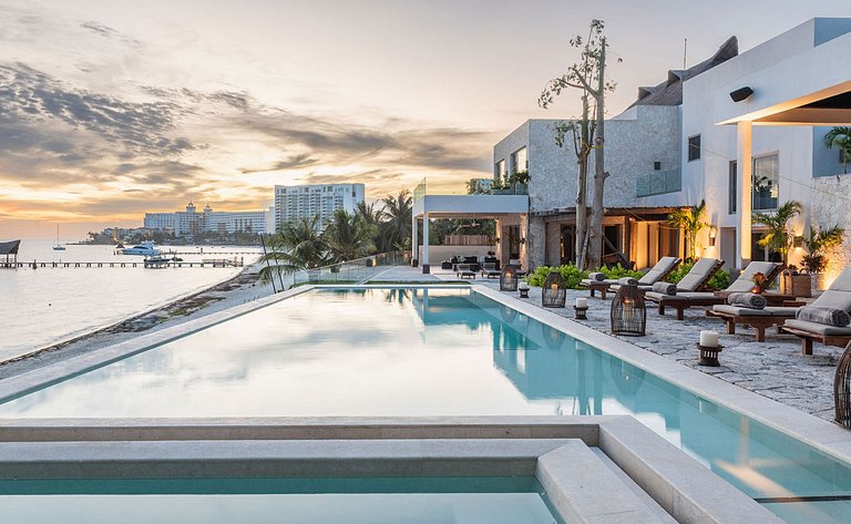 Can003 - Villa de luxe en bord de mer à Cancún