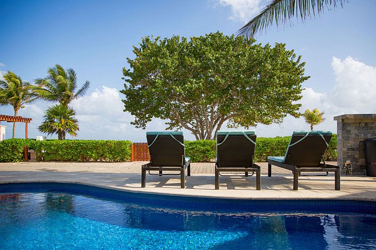 Pcr017 - Beachfront villa in Playa del Carmen