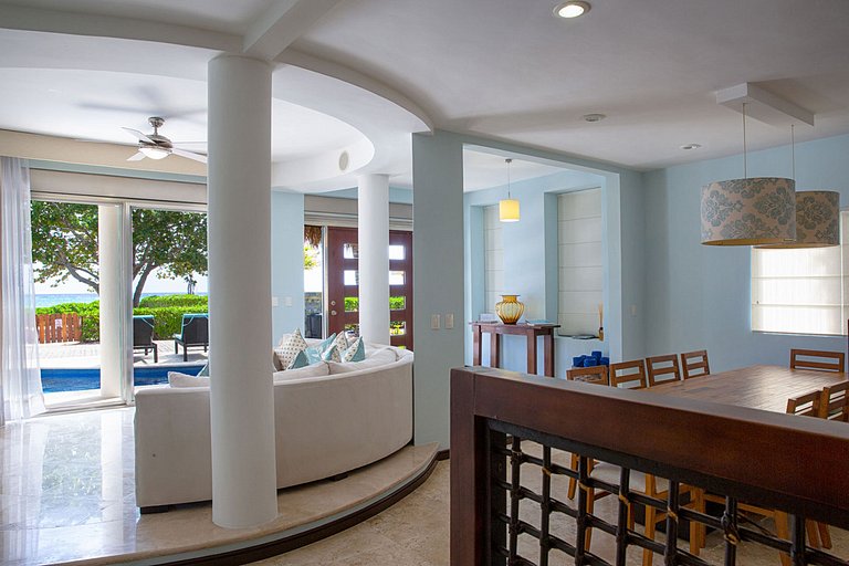 Pcr017 - Beachfront villa in Playa del Carmen
