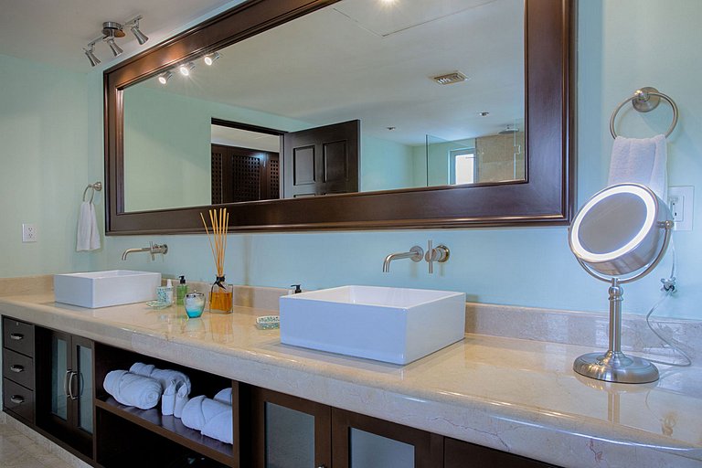 Pcr017 - Beachfront villa in Playa del Carmen