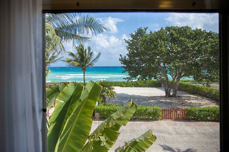Pcr017 - Beachfront villa in Playa del Carmen