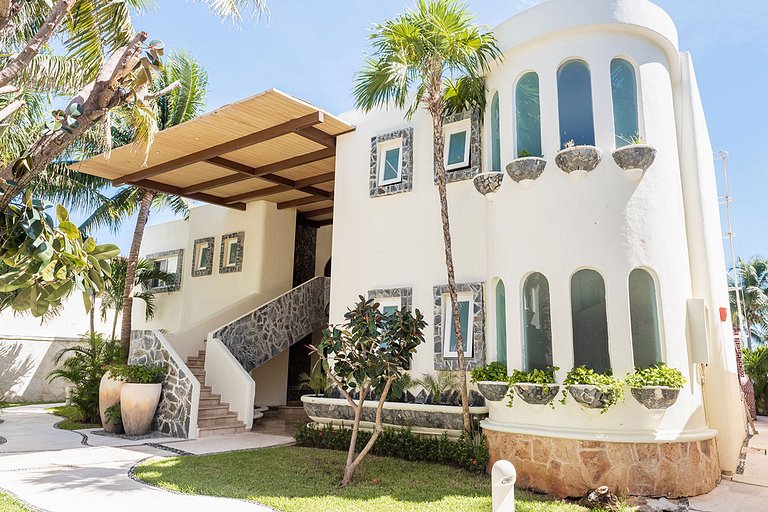 Pmo002 - Luxury mansion in Porto Morelos