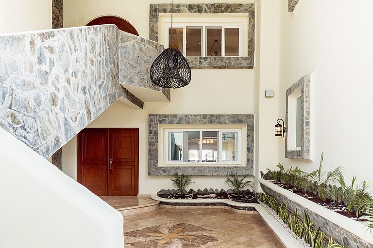 Pmo002 - Luxury mansion in Porto Morelos