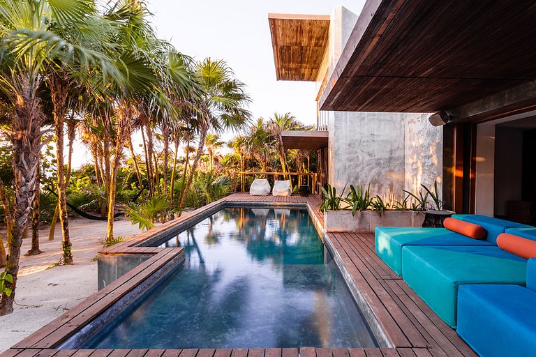 Tul010 - Fabulous Sea Front Villa in Tulum