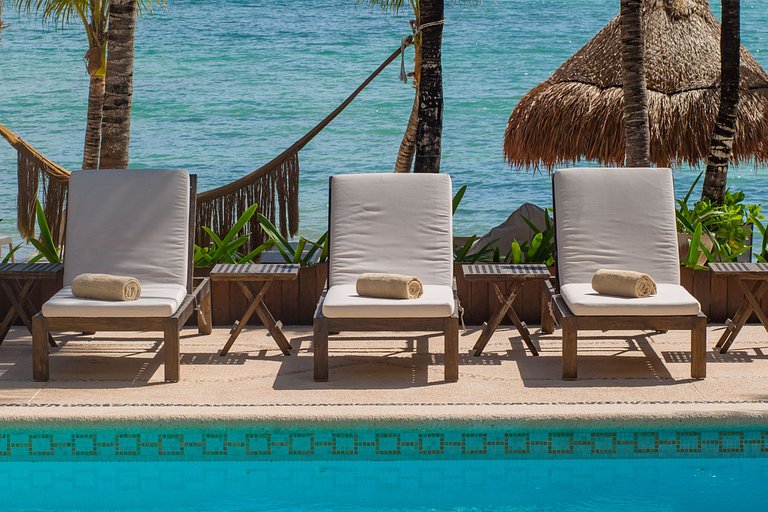 Tul003 - Beautiful seaside villa with large pool in Tulum