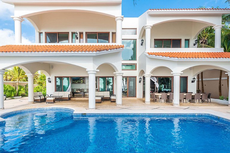 Tul004 - Luxurious sea front duplex villa with pool in Tulum