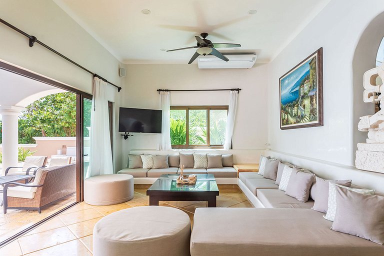 Tul004 - Luxurious sea front duplex villa with pool in Tulum