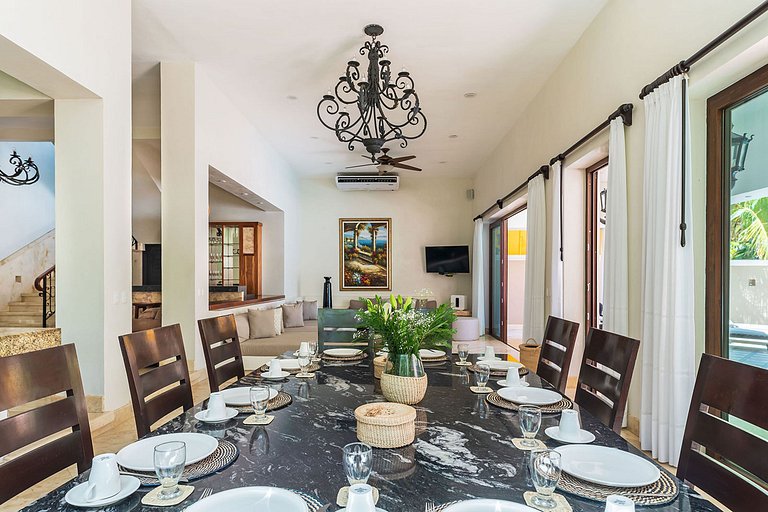 Tul005 - Luxurious seafront villa with pool in Tulum