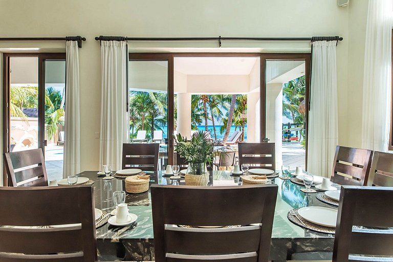 Tul005 - Luxurious seafront villa with pool in Tulum