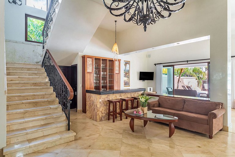 Tul005 - Luxurious seafront villa with pool in Tulum
