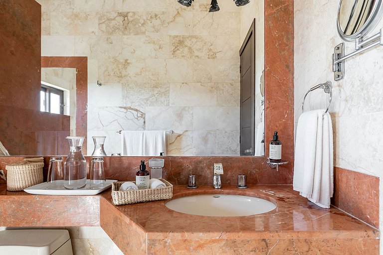 Tul005 - Luxurious seafront villa with pool in Tulum