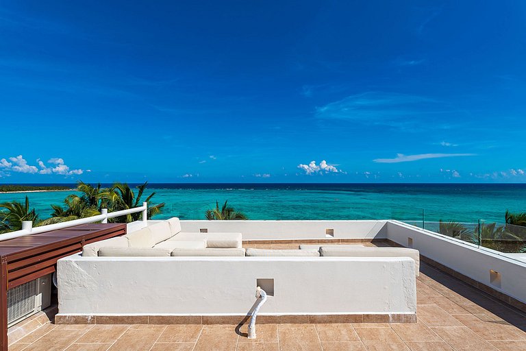 Tul005 - Luxurious seafront villa with pool in Tulum
