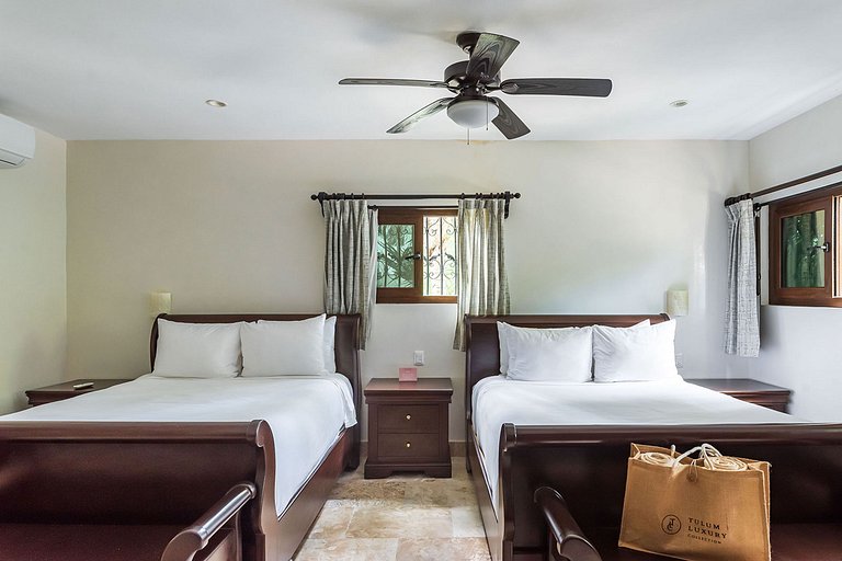 Tul005 - Luxurious seafront villa with pool in Tulum