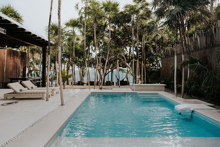 Tul033 - House overlooking the sea in Tulum