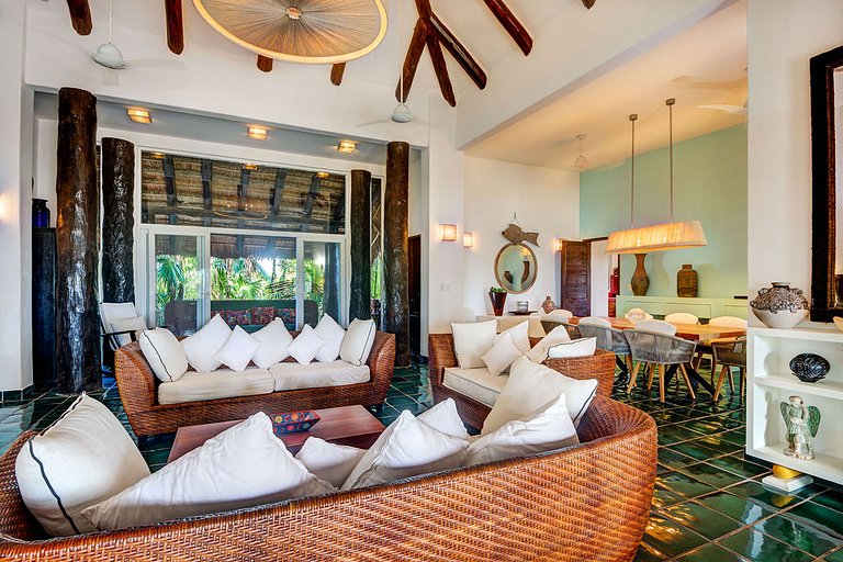 Tul038 - Luxury 5-bedroom villa with ocean views in Tulum