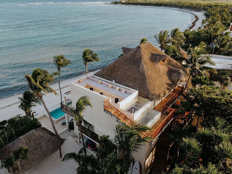 Tul050 - Beachfront mansion in Tulum
