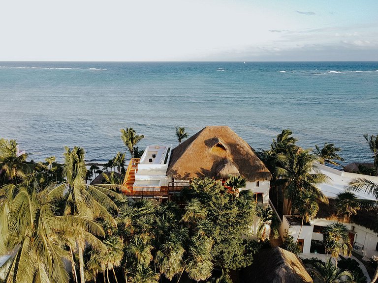 Tul050 - Beachfront mansion in Tulum