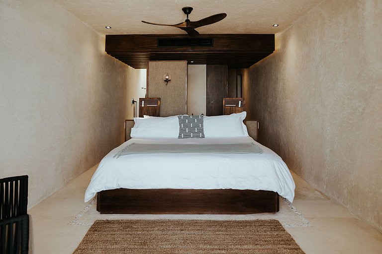 Tul050 - Beachfront mansion in Tulum