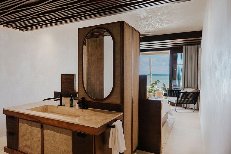 Tul050 - Beachfront mansion in Tulum