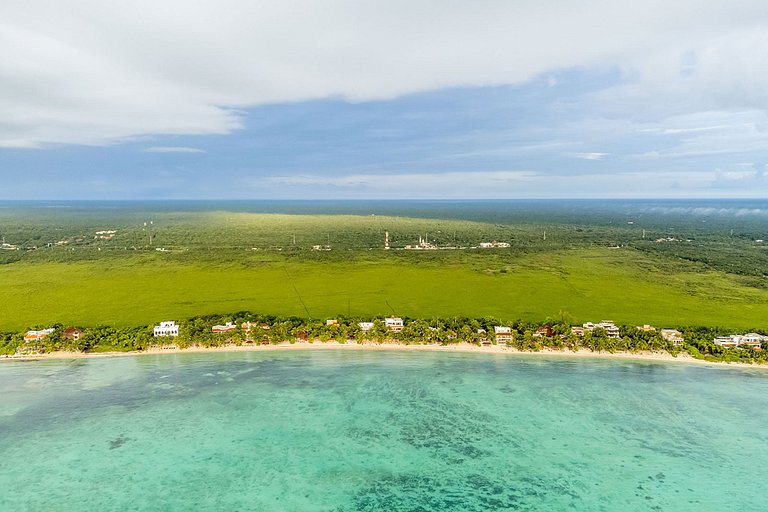 Tul051 - Exclusiva villa frente al mar en Tulum