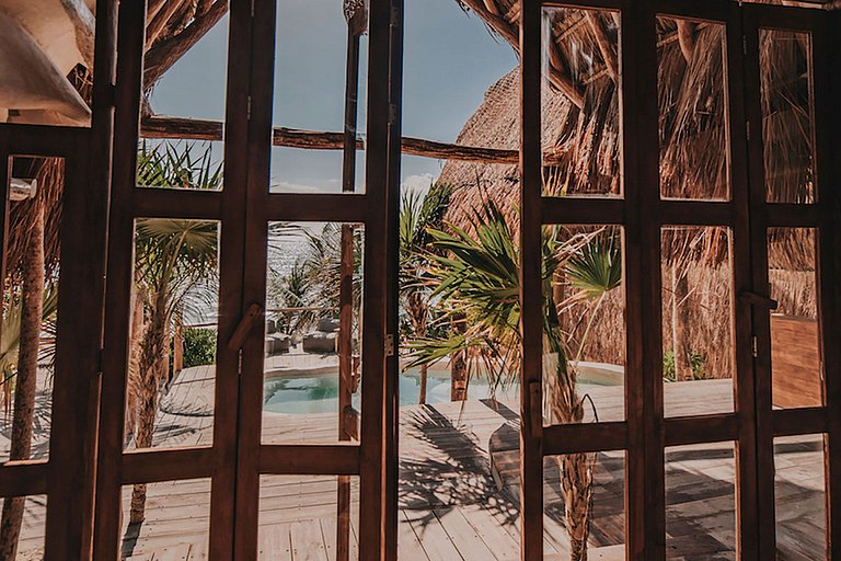 Tul054 - Beachfront tropical villa in Tulu